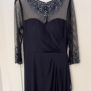 Navy Blue mother of the bride dress size 10 un-altered.